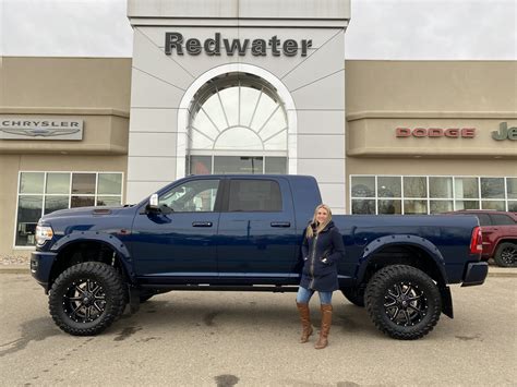 ram 3500 mega cab 4x4.